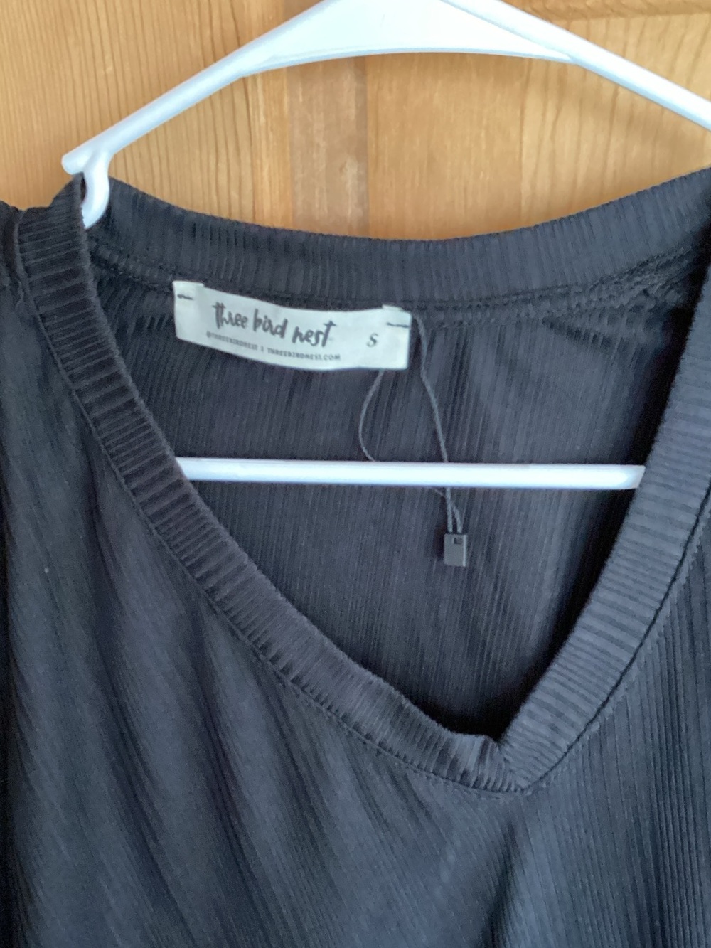 Three Bird Nest Black Ribbed V-Neck Tunic Top - Picture 2 of 9